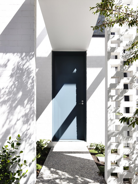 Fairbairn House in Melbourne by Inglis Architects