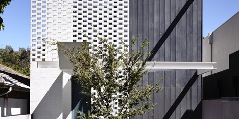 Fairbairn House in Melbourne by Inglis Architects