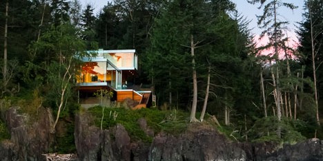 Gambier-Island-House-by-Office-of-McFarlane-Biggar