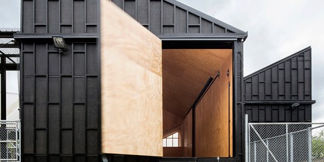 Giraffe-House-by-Monk-Mackenzie-with-Glamuzina-Patterson