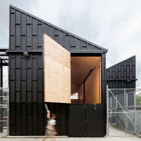 Giraffe-House-by-Monk-Mackenzie-with-Glamuzina-Patterson