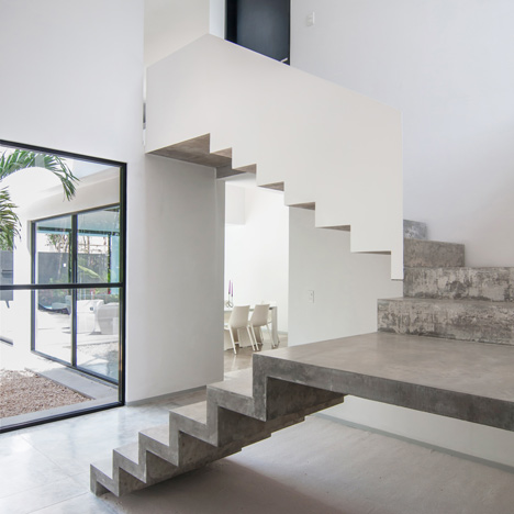 House-in-Cancun-Mexico-by-Warm-Architects