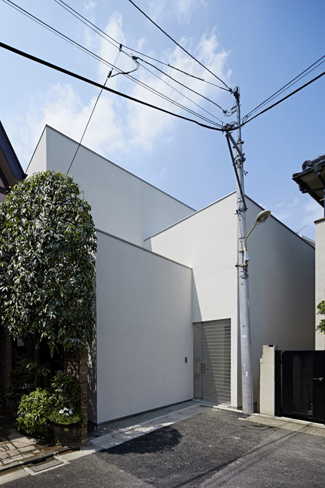 House in Jingumae by PANDA