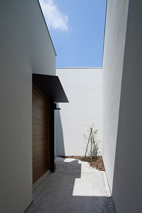 House in Jingumae by PANDA