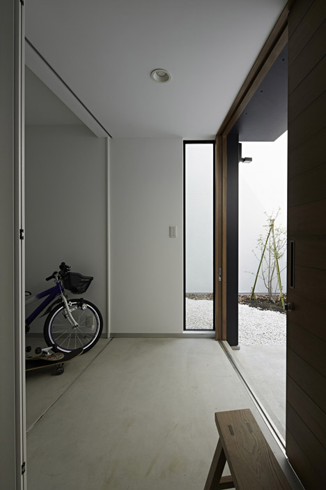 House in Jingumae by PANDA