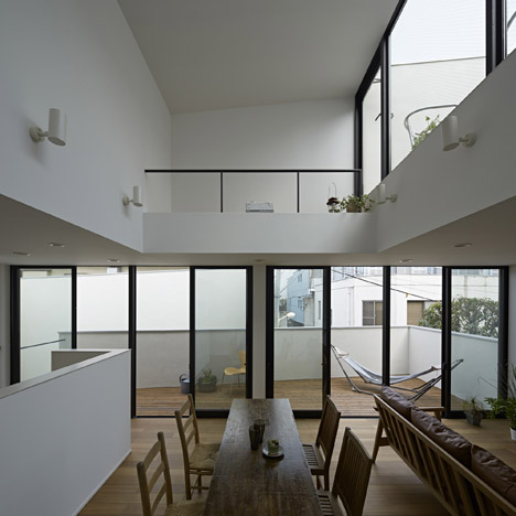 House in Jingumae by PANDA