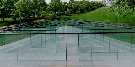 Labyrinth-at-The-Nelson-Atkins-Museum-of-Art-by-Robert-Morris