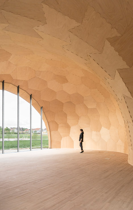 Landesgartenschau Exhibition Hall at University of Stuttgart