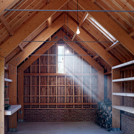 Tom Lloyd and Cassion Castle build garden studio embracing “timber and craftsmanship”