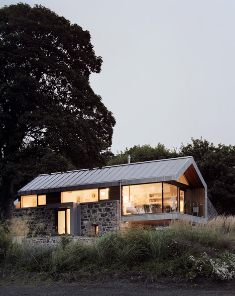 Loughloughan Barn by McGarry Moon Architects Ltd_dezeen_2