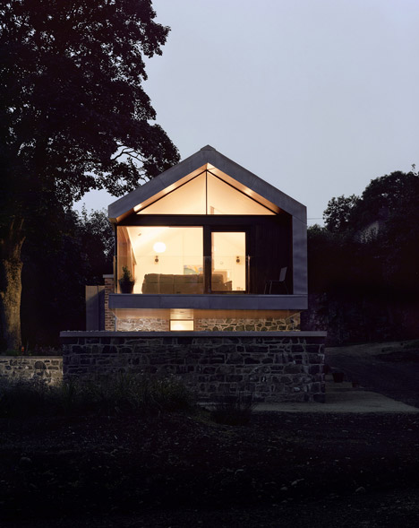 Loughloughan Barn by McGarry Moon Architects Ltd_dezeen_3
