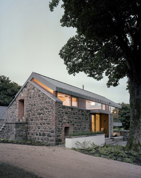 Loughloughan Barn by McGarry Moon Architects Ltd_dezeen_4