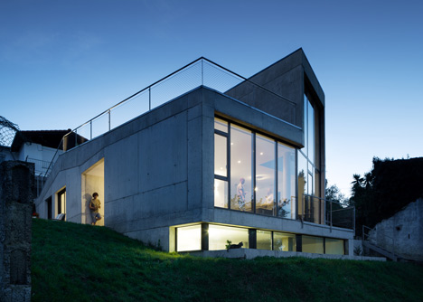 MNGB House by VAUM Architects