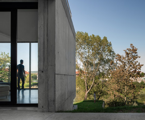 MNGB House by VAUM Architects
