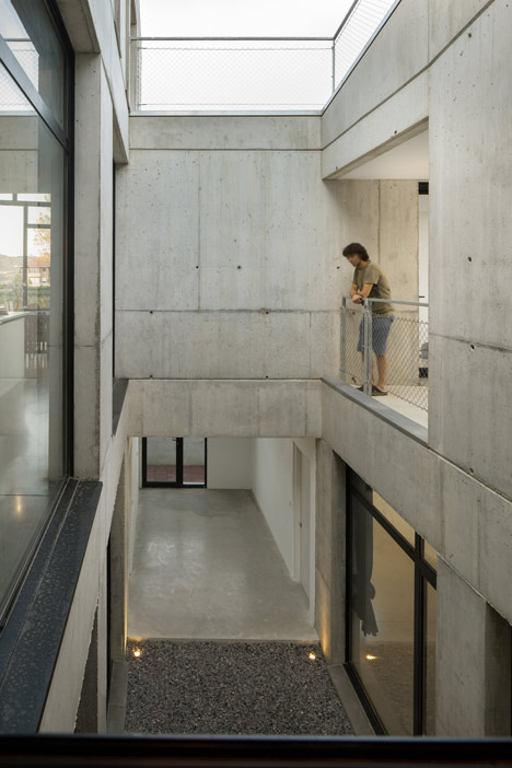 MNGB House by VAUM Architects