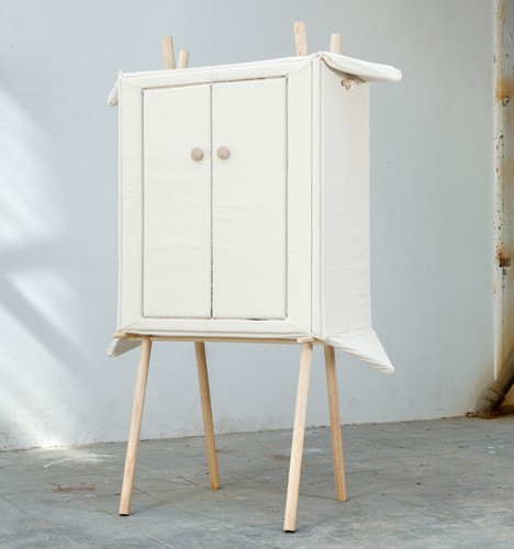 Pop-up Linen wardrobe by Renate Nederpel