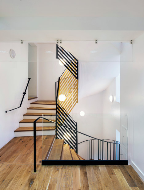 Refurbishment and extension of the City Hall of Pre Saint-Gervais by Zoomfactor Architectes