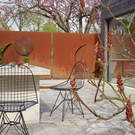 Vitra Eames Wire Chair