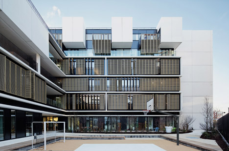 Welfare center for children and teenagers in Paris by Hessamfar and Verons