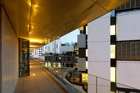 Welfare center for children and teenagers in Paris by Hessamfar and Verons