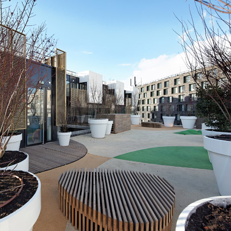 Welfare center for children and teenagers in Paris by Hessamfar and Verons