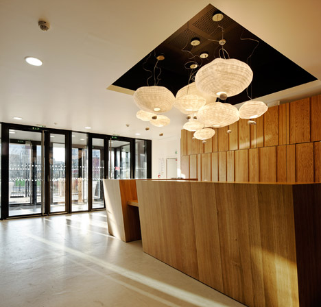 Welfare center for children and teenagers in Paris by Hessamfar and Verons