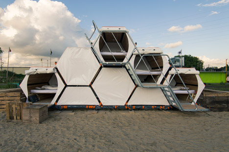 B-and-Bee stackable sleeping cells for festivals