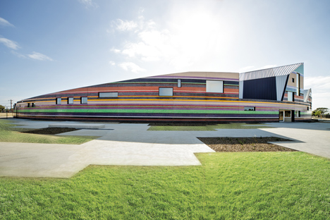 Dallas-Brooks-Community-Primary-School by McBride Charles Ryan mirrors the local skyline