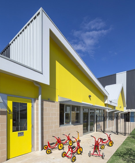 Dallas-Brooks-Community-Primary-School by McBride Charles Ryan mirrors the local skyline