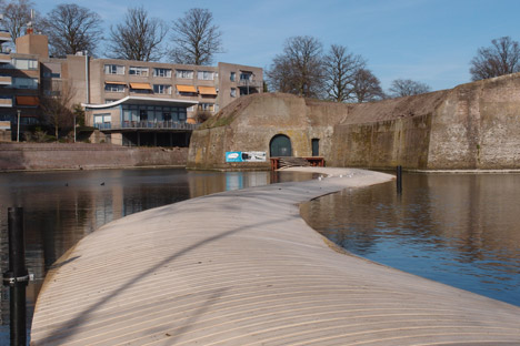Dutch Floating Bridge by RO and AD architects_dezeen_5