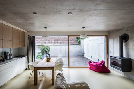 Family House Dlhe Diely Bratislava by Plusminus Architects