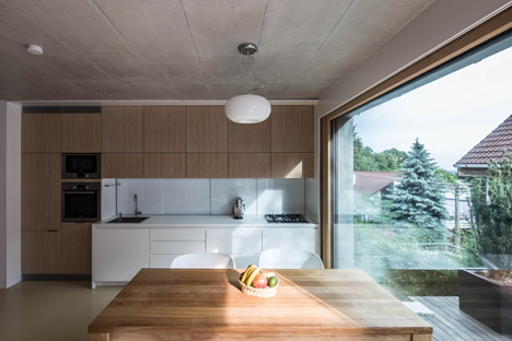Family House Dlhe Diely Bratislava by Plusminus Architects