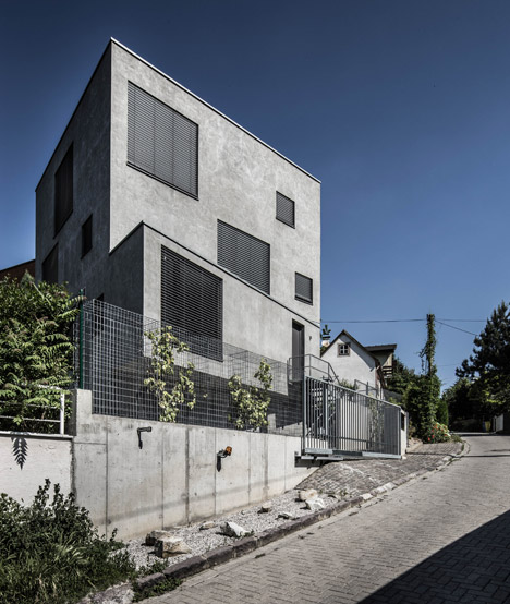 Family House Dlhe Diely Bratislava by Plusminus Architects