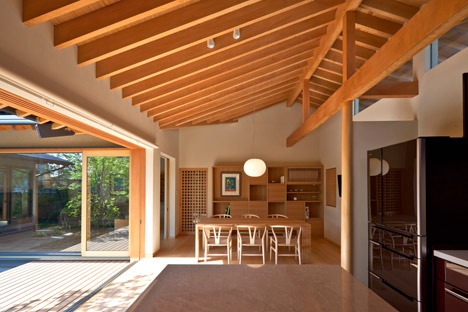 House of Nagahama by Takashi Okuno