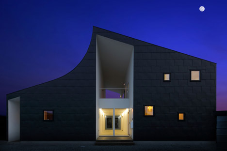 KHT house by IRA
