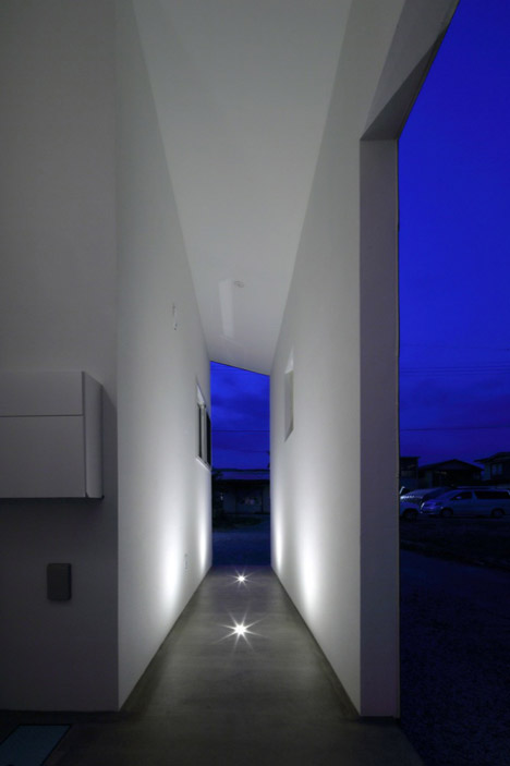 KHT-house-by-IRA_dezeen_468_36