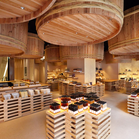 Kayanoya soy sauce warehouse by Kengo Kuma