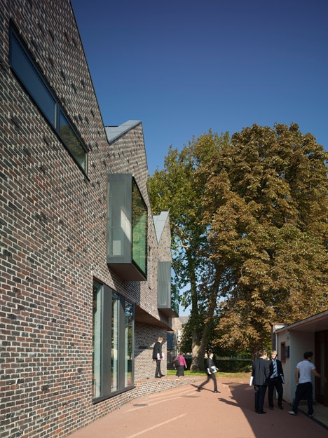 Kings College Library by Mitchell Taylor Workshop