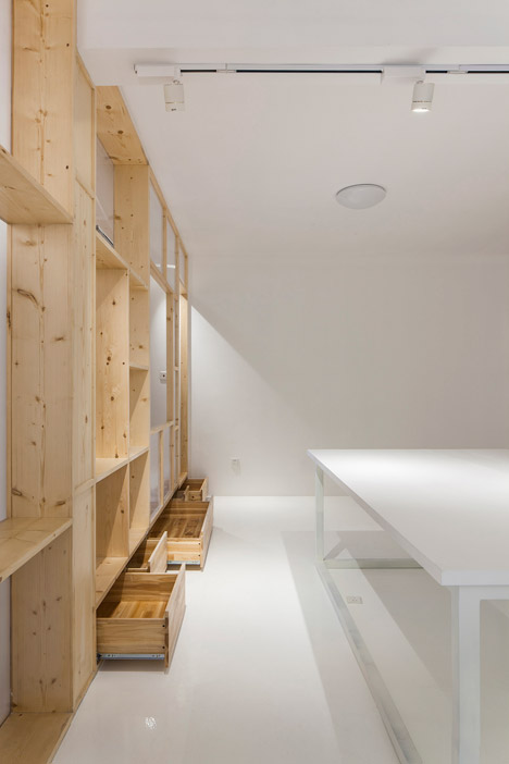 Nanjing apartment conversion by Cao Pu