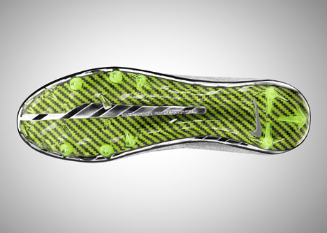 Nike Vapor Ultimate studded cleats