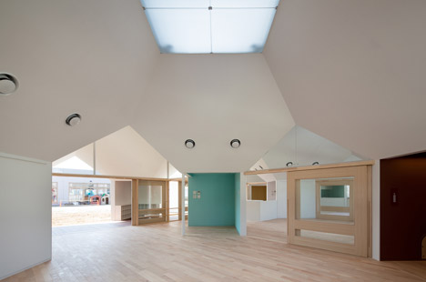 Nursery in Kashiwa City by Soichi Yamasaki