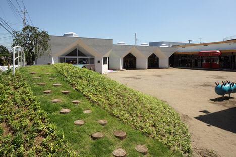 Nursery in Kashiwa City by Soichi Yamasaki