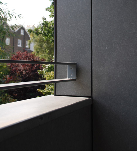 Robert_Dye_extend_London_mews_house_dezeen_468_18