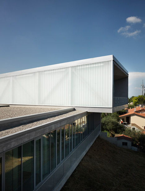 The Whale Primary School by Studio di Architettura Andrea Milani