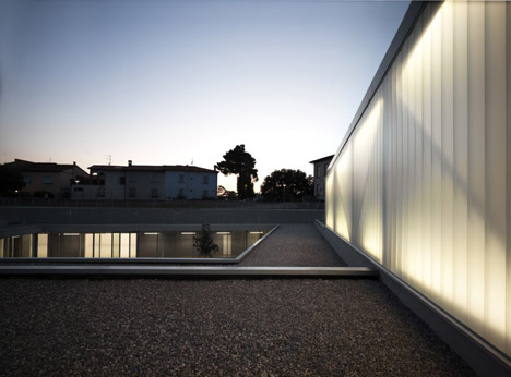 The Whale Primary School by Studio di Architettura Andrea Milani