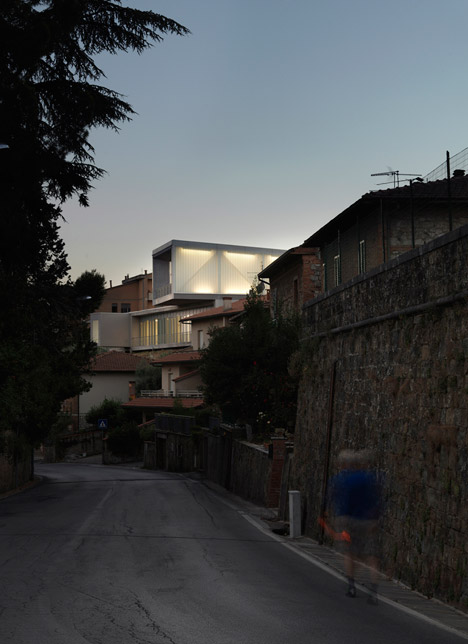 The Whale Primary School by Studio di Architettura Andrea Milani