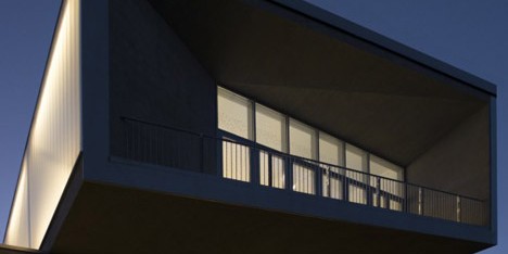 The Whale Primary School by Studio di Architettura Andrea Milani