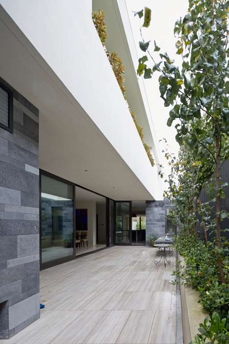Walsh Street Apartments by B.E. Architecture