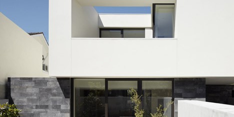 Walsh Street Apartments by B.E. Architecture