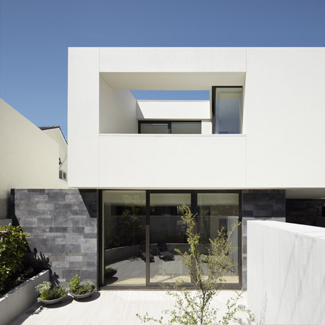 Walsh Street Apartments by B.E. Architecture